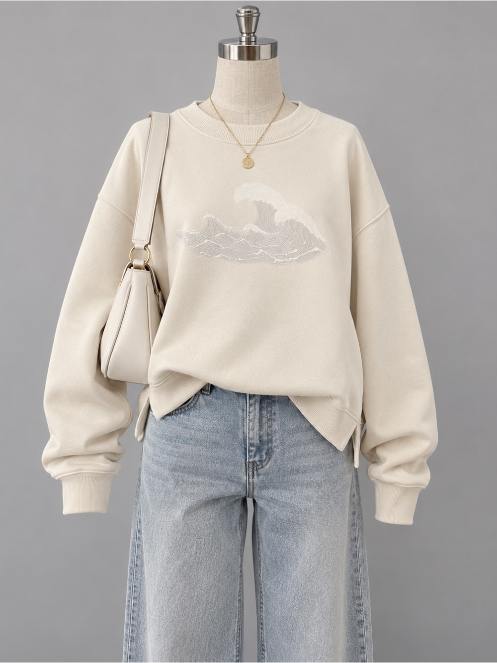 American Eagle Outfitters Light Cream Crewneck Sweatshirt